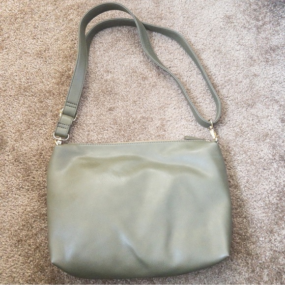Steve Madden Handbags - Steve Madden Adjustable Crossbody Bag